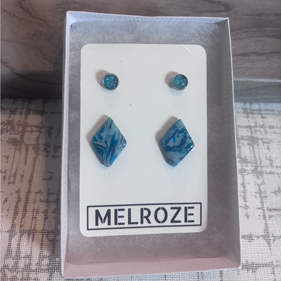 Earring Gift Set - Picture 2 of 3